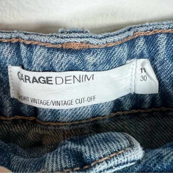 Garage Women's Vintage Cutoff Jean Shorts Blue Medium Wash Denim Classic Sz 32x4 - Picture 2 of 11